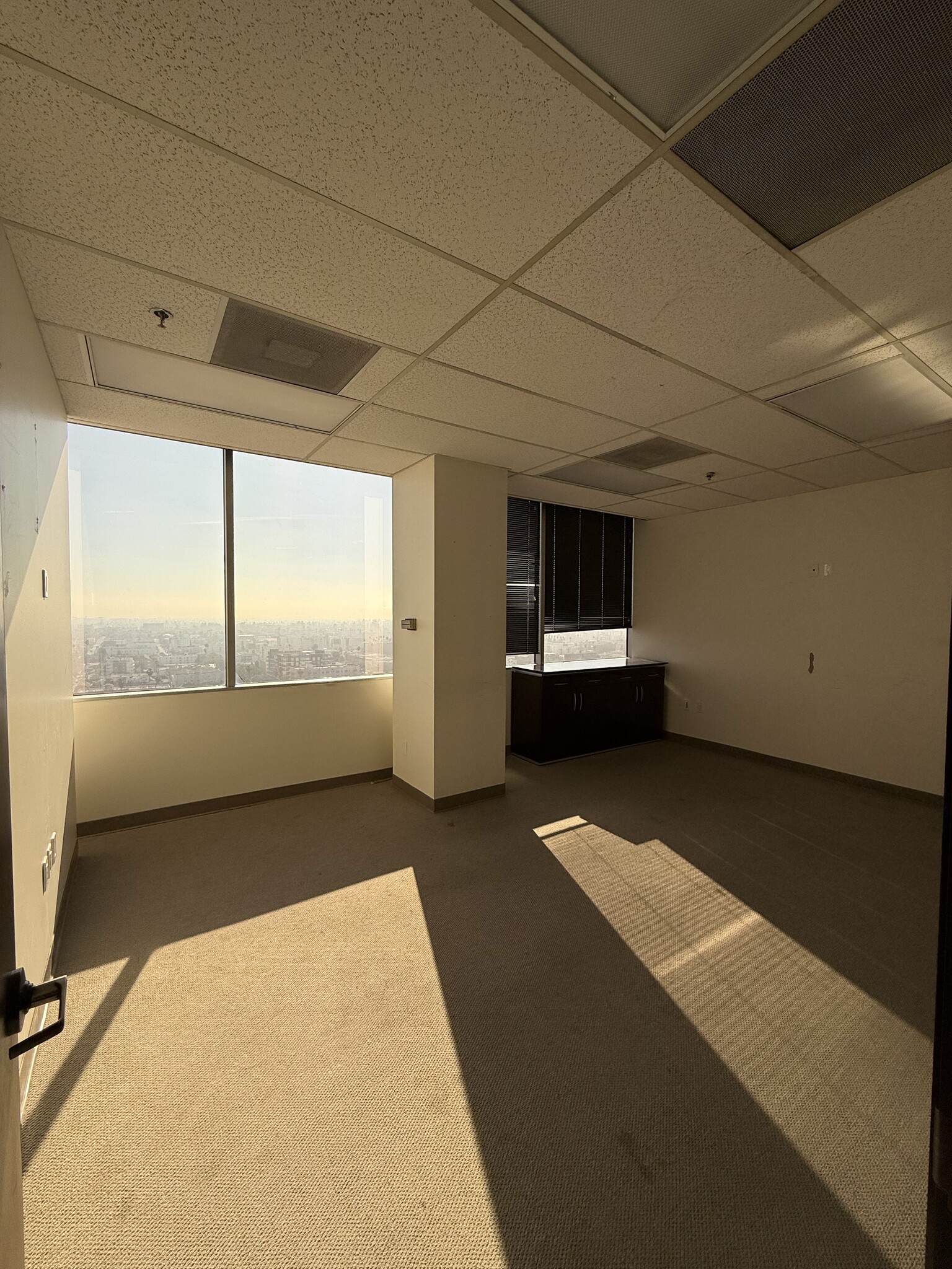 3250 Wilshire Blvd, Los Angeles, CA à louer Photo intérieure– Image 1 sur 9