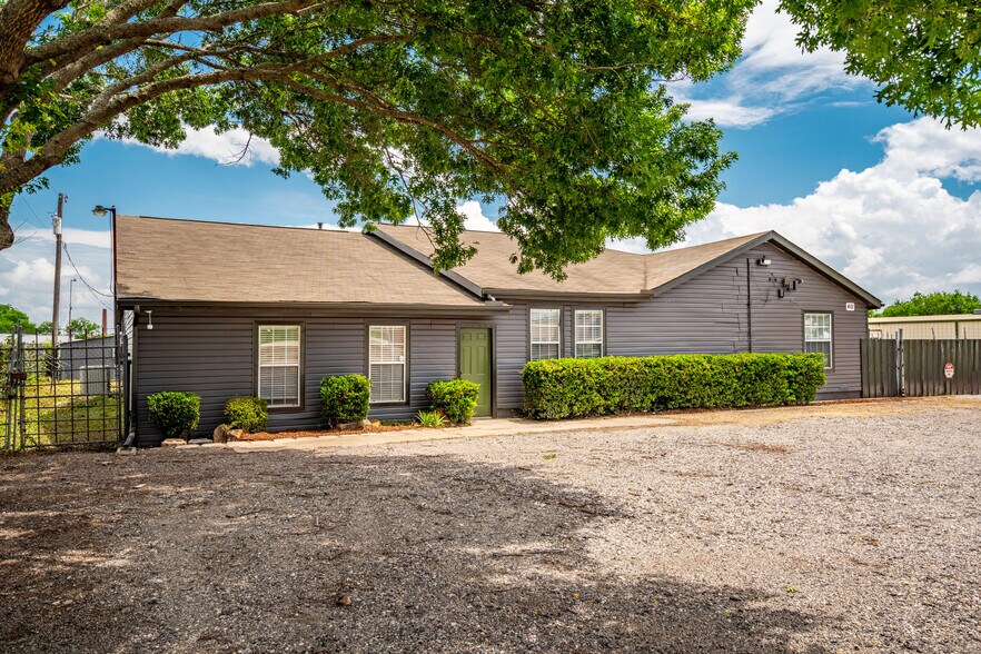 401 W Simonds Rd, Seagoville, TX à vendre - Photo de l’immeuble – Image 2 sur 46