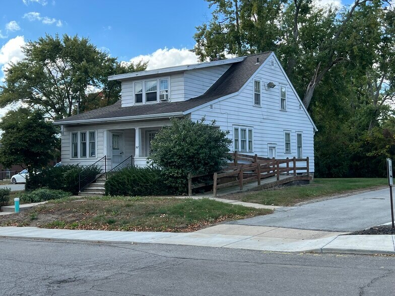 307 Cottage Ave, Anderson, IN à vendre - Photo de l’immeuble – Image 2 sur 13