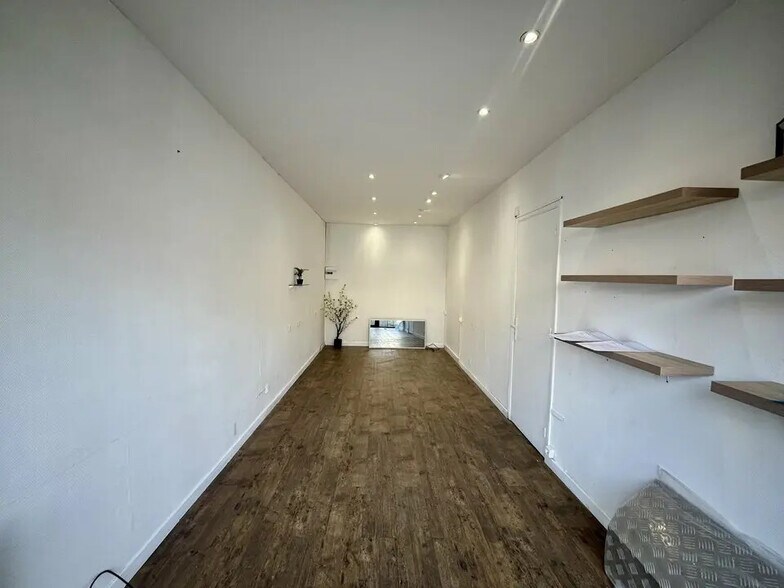 Local commercial dans Venelles à louer - Photo intérieure – Image 2 sur 3