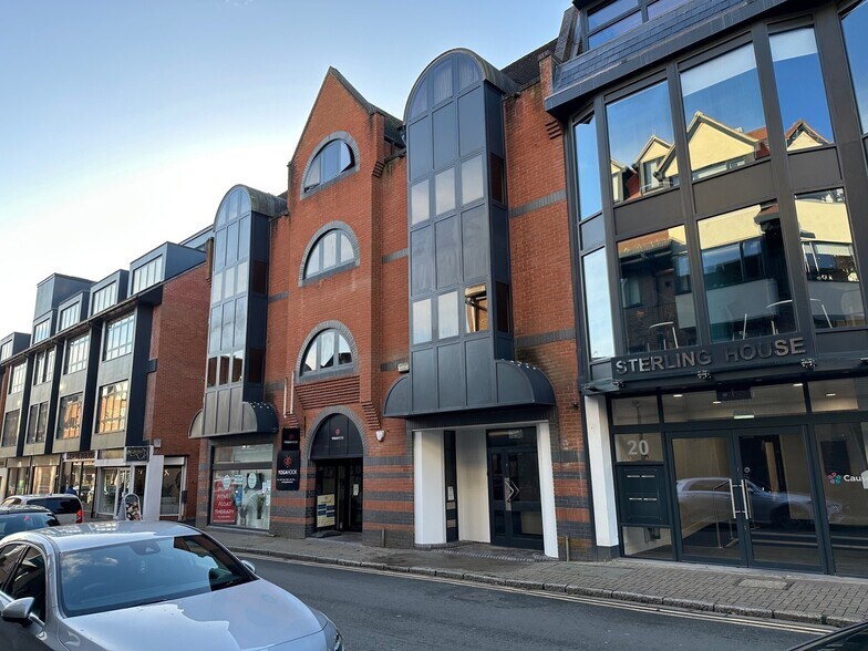 22 Station Rd, Gerrards Cross à louer - Photo de l’immeuble – Image 2 sur 8