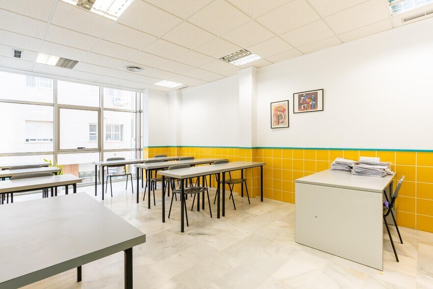 Bureau dans El Ejido, Almería à vendre - Photo de l’immeuble – Image 2 sur 15
