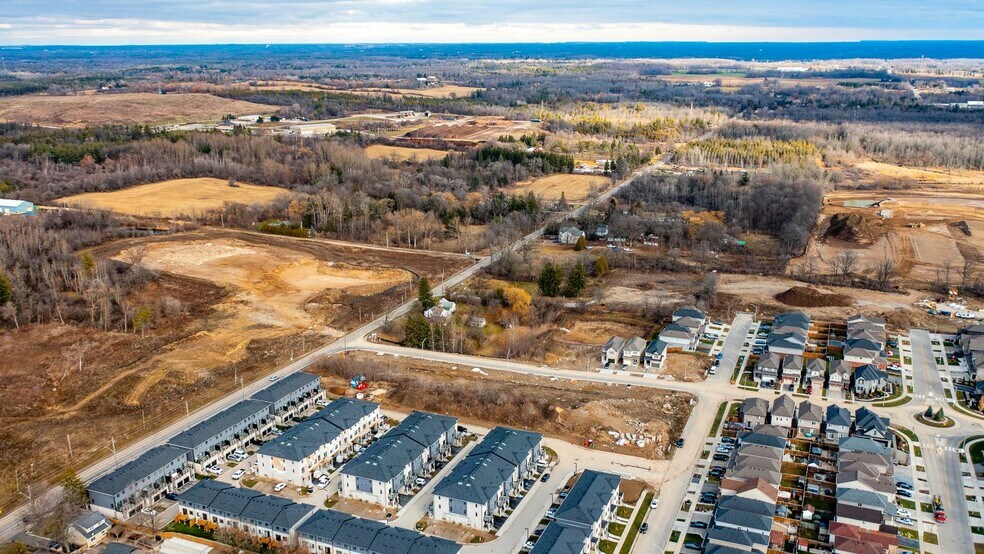 61-65 Nottinghill Dr, Cambridge, ON à vendre - Photo de l’immeuble – Image 3 sur 7