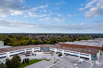 30 W Beaver Creek Rd, Richmond Hill, ON - VUE AÉRIENNE  vue de carte