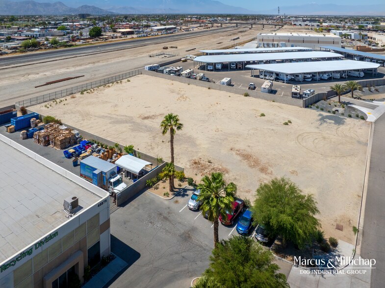 Commerce St, Indio, CA à vendre - Photo de l’immeuble – Image 1 sur 4