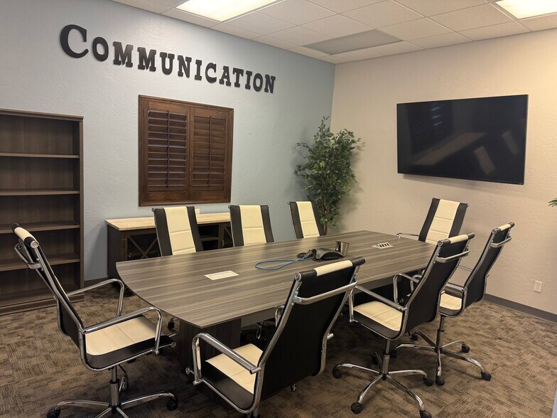 5624 N 54th Ave, Glendale, AZ à louer - Photo de l’immeuble – Image 3 sur 11