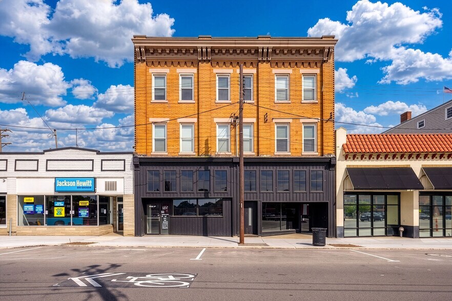 4539 Montgomery Rd, Cincinnati, OH à louer - Photo de l’immeuble – Image 3 sur 22