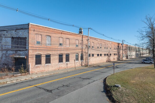 Plus de détails pour 620 Spring St, North Dighton, MA - Industriel/Logistique à vendre