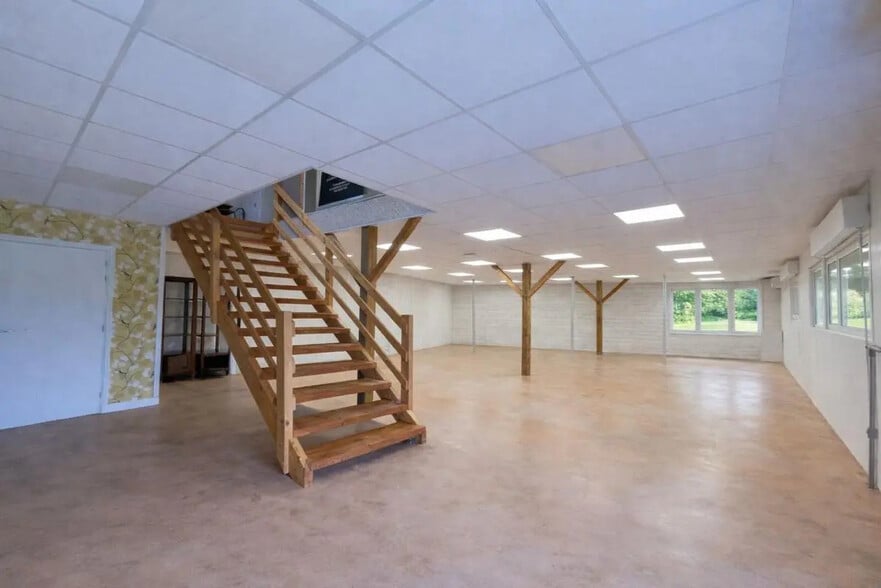 Local d’activités dans Theix-Noyalo à louer - Photo intérieure – Image 3 sur 3