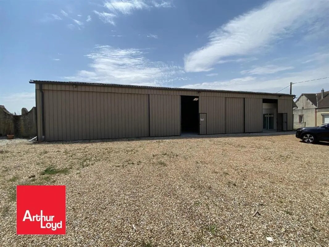 Local d'activités dans Tremblay-les-Villages à vendre Photo de l’immeuble– Image 1 sur 6