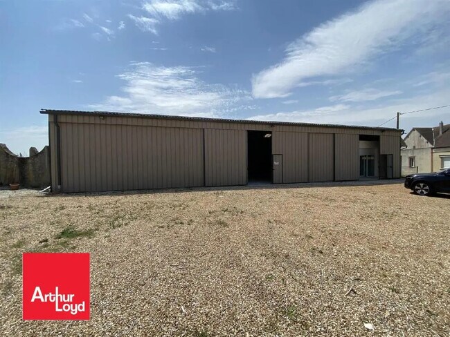 Plus de détails pour Local d’activités à vendre