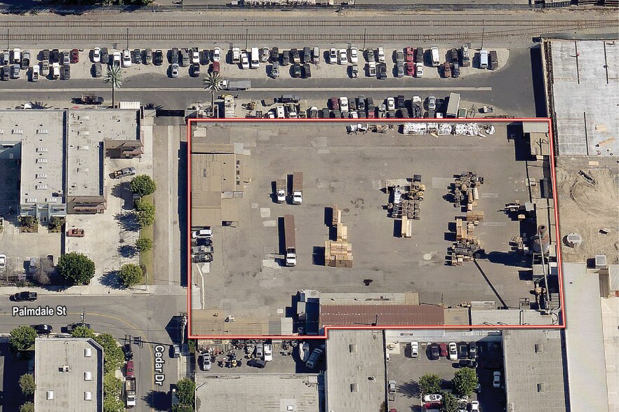 7422 Cedar Dr, Huntington Beach, CA à louer - Photo de l’immeuble – Image 2 sur 2