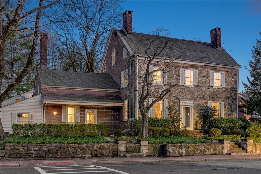 1 E Mill Rd, Long Valley, NJ à louer - Photo de l’immeuble – Image 3 sur 17