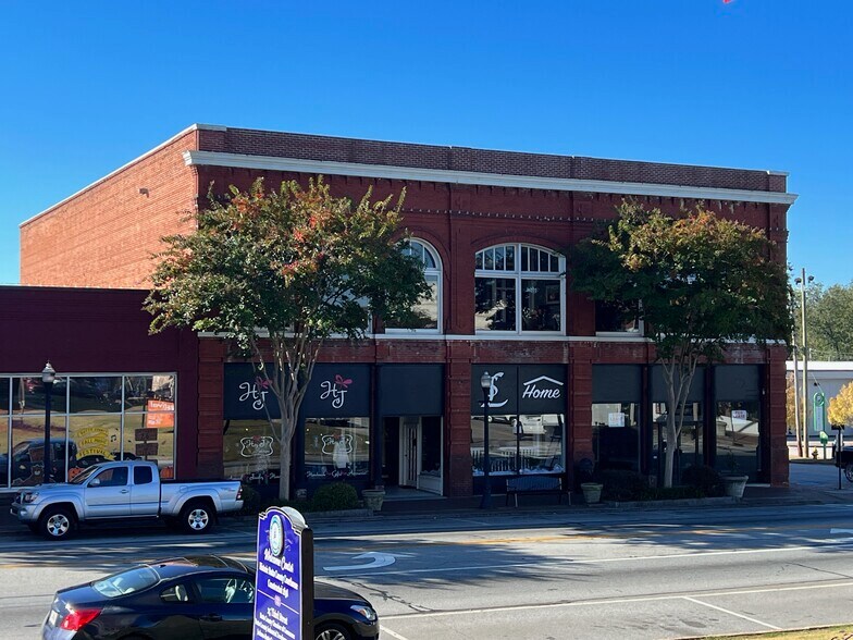 10 E 3rd St, Jackson, GA à vendre - Photo de l’immeuble – Image 1 sur 7