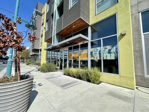 1333 Powell St, Emeryville, CA à louer Photo de l’immeuble– Image 1 sur 3