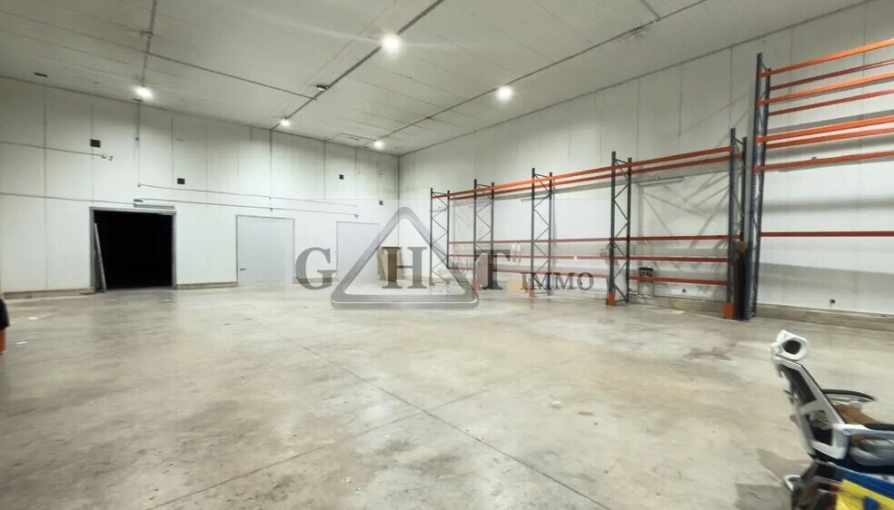 Bureau dans Crégy-lès-Meaux à louer - Photo de l’immeuble – Image 1 sur 15