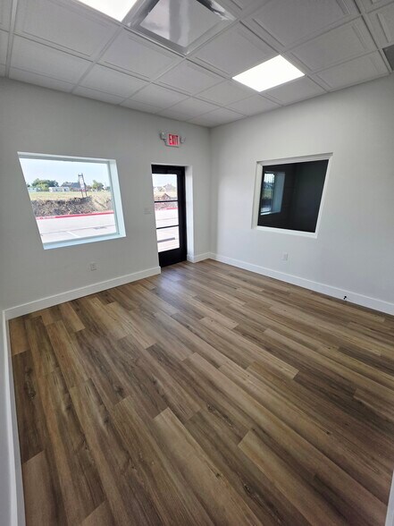11379 Farmington Rd, Van Alstyne, TX à louer - Photo intérieure – Image 2 sur 7