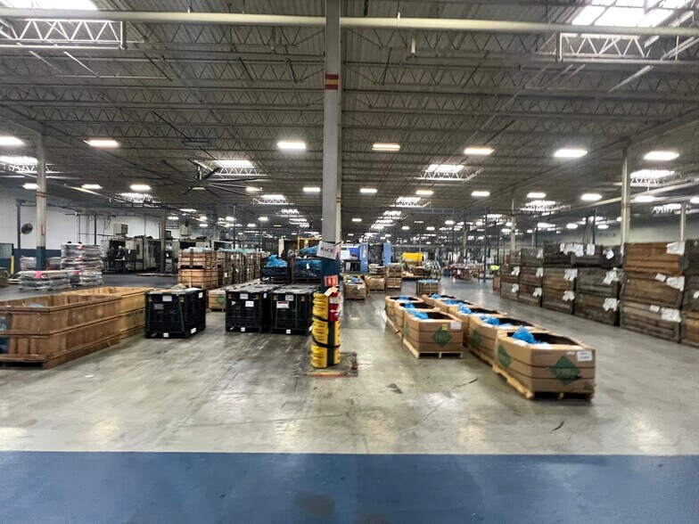 2400 Enterprise Dr, Jackson, MI à louer - Photo intérieure – Image 2 sur 9