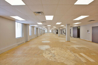 885 Meadowlands Dr, Ottawa, ON à louer Photo intérieure– Image 2 sur 14