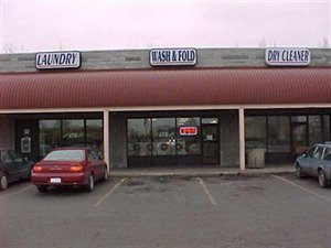 Plus de détails pour 16122 Lake Shore Blvd, Cleveland, OH - Local commercial à louer