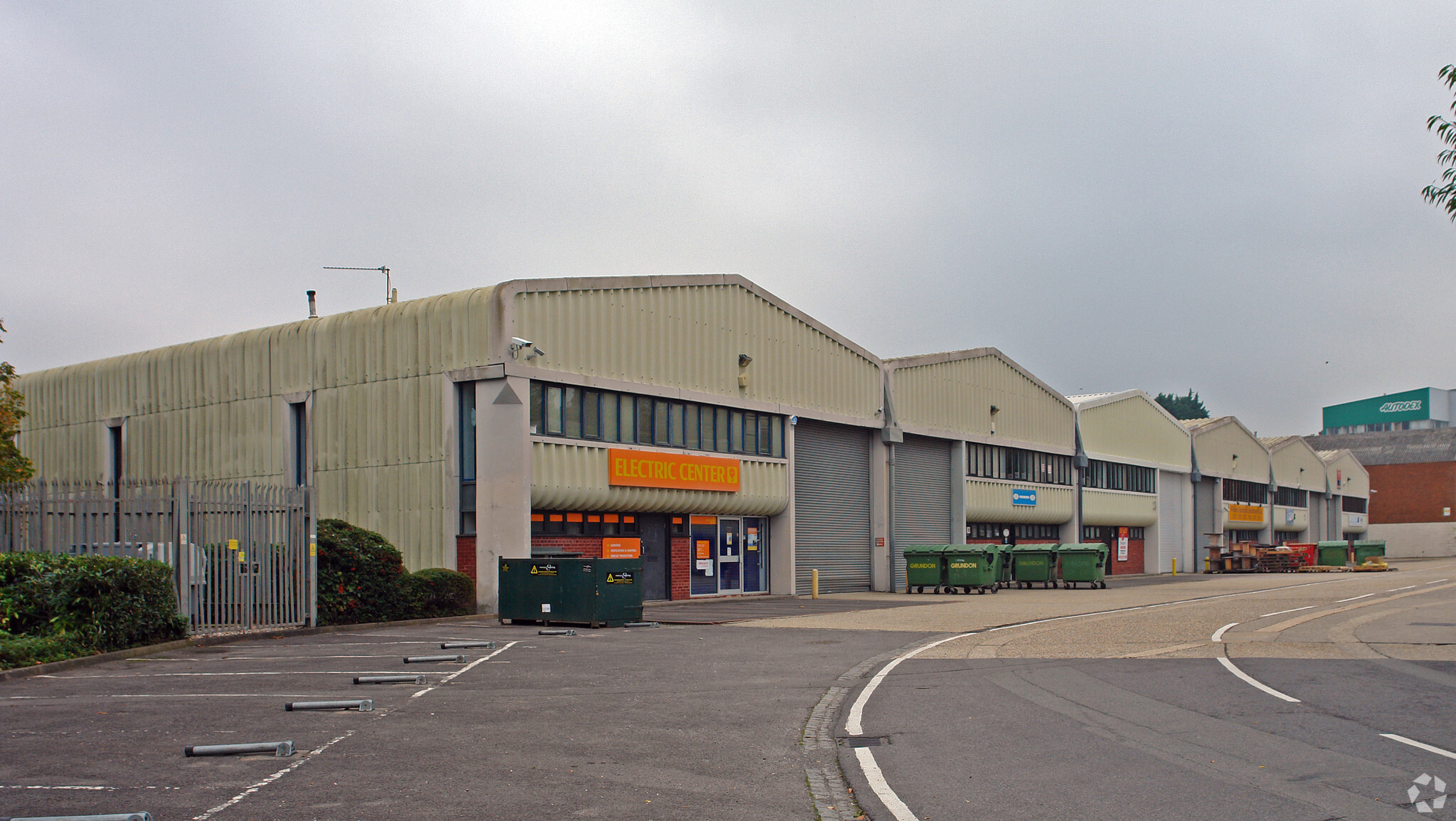 1-6 Nimrod Way, Reading à louer Photo principale– Image 1 sur 11