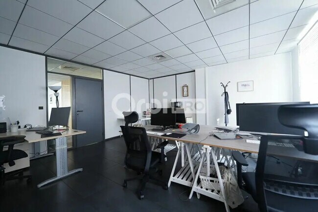 Plus de détails pour Bureau à louer