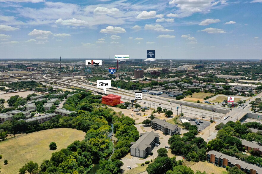 1106 N State Highway 360, Grand Prairie, TX à vendre - Photo de l’immeuble – Image 3 sur 5