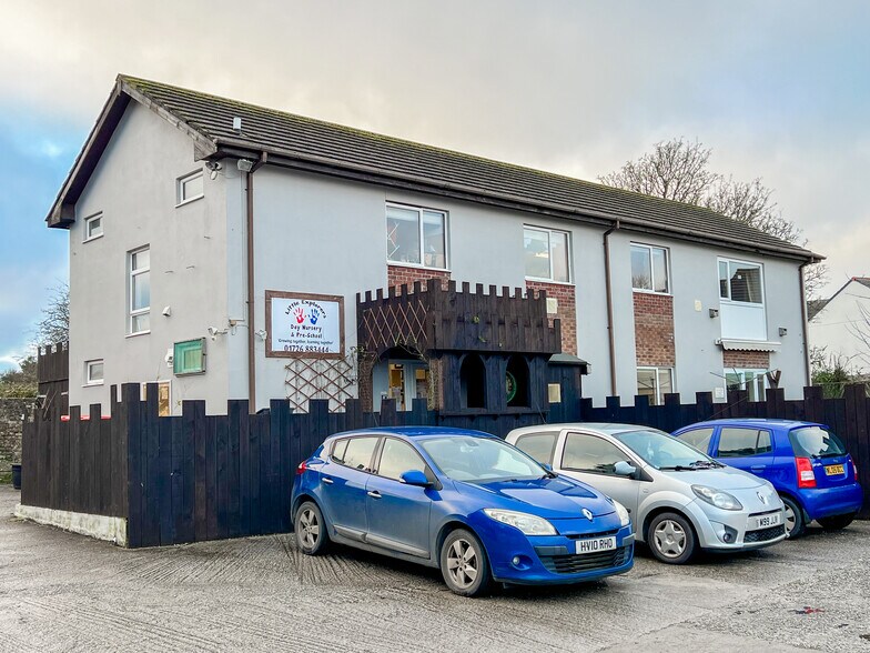 1-7 The Sq, Grampound Road à vendre - Photo de l’immeuble – Image 2 sur 10
