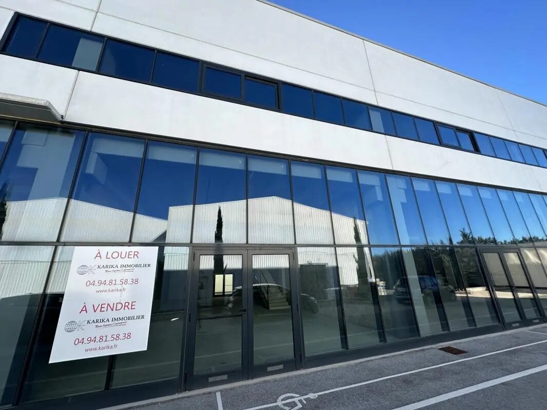Local commercial dans Puget-sur-Argens à vendre Photo de l’immeuble– Image 1 sur 12