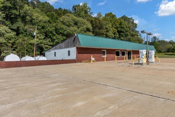 1271 Highway 50 E, Centerville, TN à vendre Photo principale– Image 1 sur 2