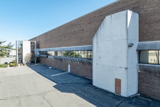 Plus de détails pour 70 Enterprise Ave, Secaucus, NJ - Industriel/Logistique à louer