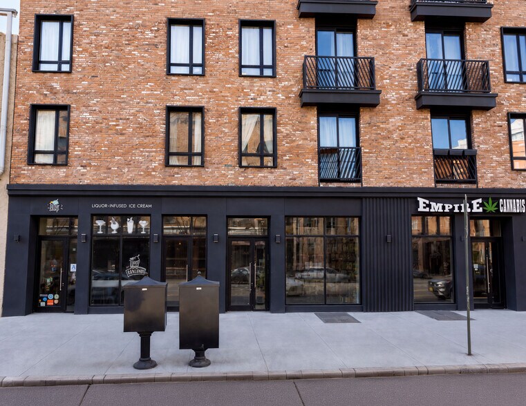 268 Metropolitan Ave, Brooklyn, NY à louer - Photo de l’immeuble – Image 1 sur 1