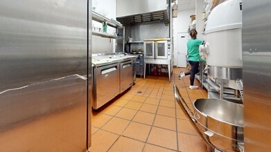 2558-2572 N Clark St, Chicago, IL à louer Photo intérieure– Image 2 sur 4