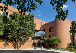 Plus de détails pour 5555 Peachtree Dunwoody Rd NE, Atlanta, GA - Médical à louer