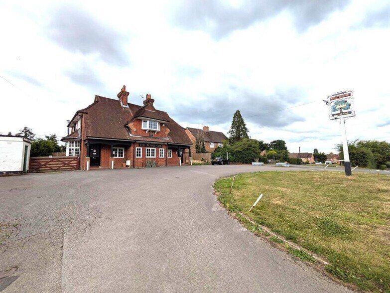 89 Oak Hl, Guildford à vendre - Photo de l’immeuble – Image 2 sur 10