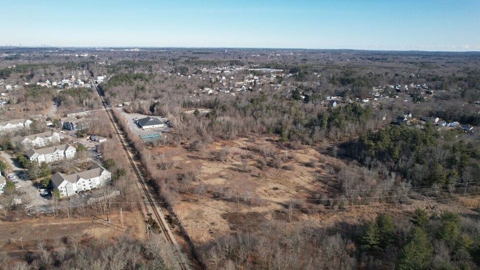 1015 Plymouth Street, Abington, MA à vendre - Photo de l’immeuble – Image 3 sur 7