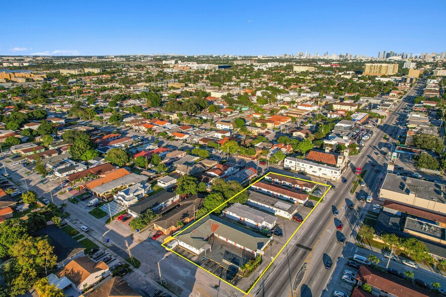 4871 W Flagler St, Coral Gables, FL à vendre - Photo de l’immeuble – Image 1 sur 21