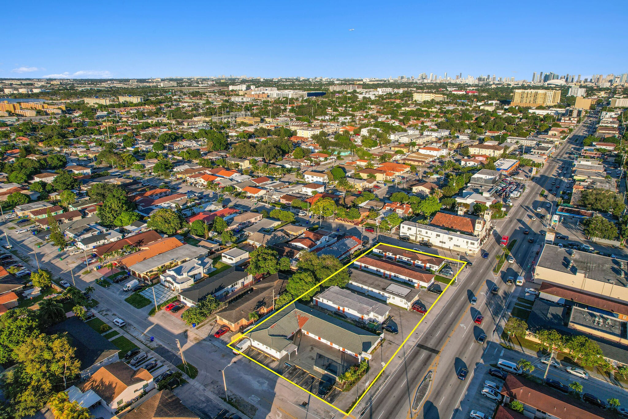 4871 W Flagler St, Coral Gables, FL à vendre Photo de l’immeuble– Image 1 sur 22