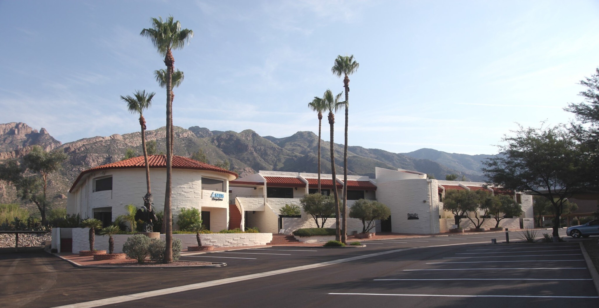6262 N Swan Rd, Tucson, AZ à louer Photo principale– Image 1 sur 5
