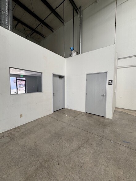 1259-1275 Spice Islands Dr, Sparks, NV à louer - Photo de l’immeuble – Image 3 sur 7