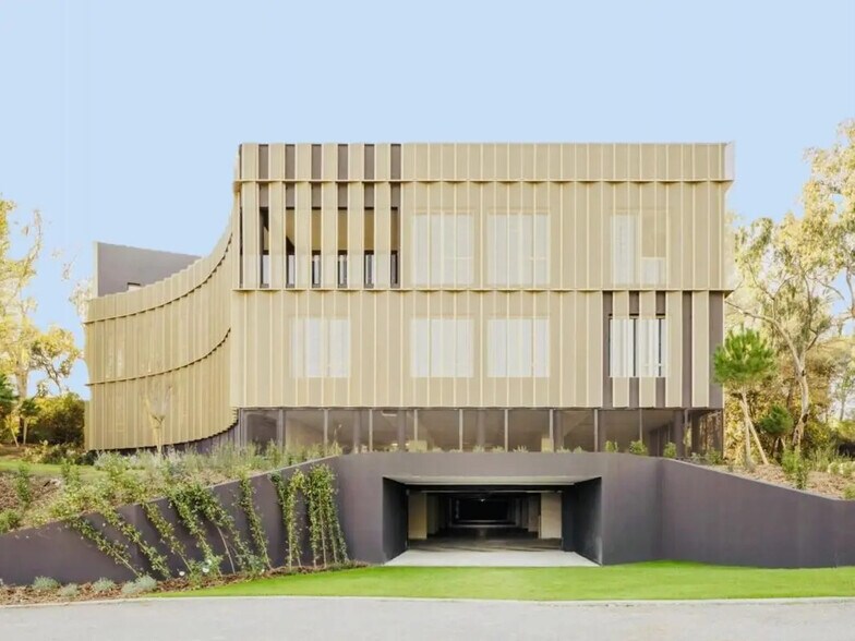 Bureau dans SOPHIA ANTIPOLIS à louer - Photo de l’immeuble – Image 3 sur 10