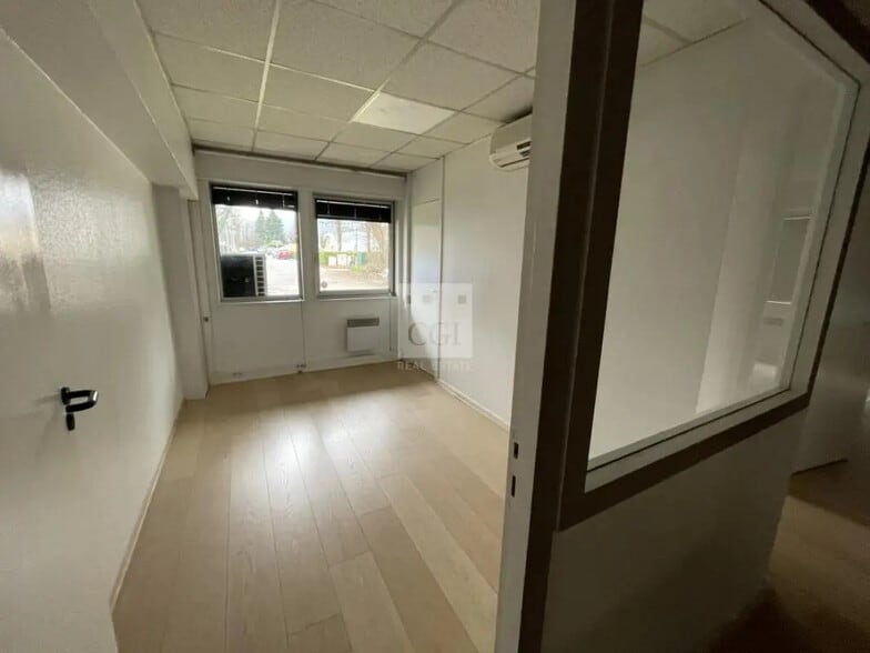 Bureau dans Meylan à louer - Photo de l’immeuble – Image 3 sur 3