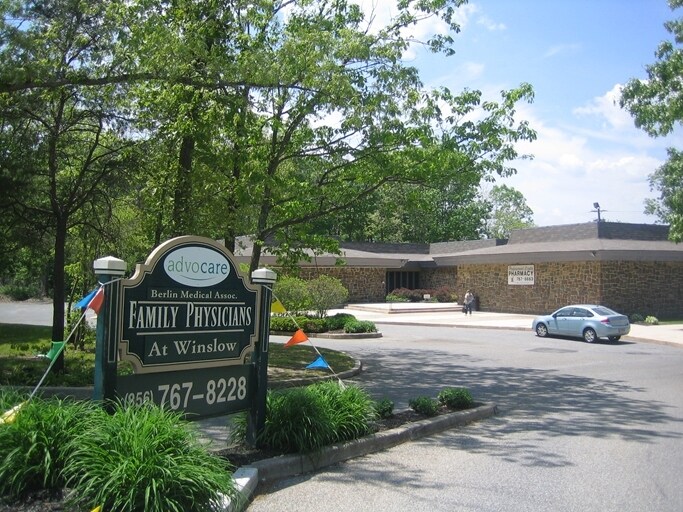 339 N Route 73, Berlin, NJ à louer - Photo de l’immeuble – Image 1 sur 43