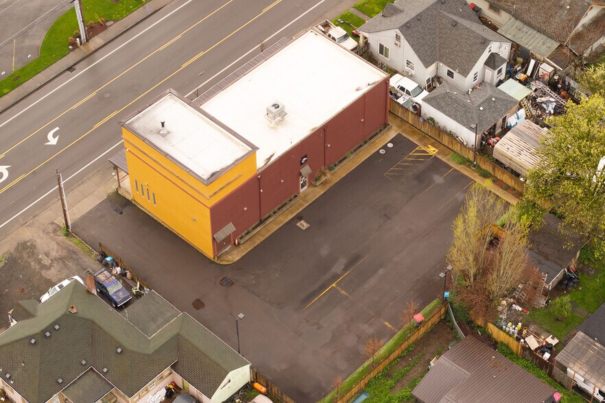 1031 NE Lafayette Ave, Mcminnville, OR à vendre - Photo de l’immeuble – Image 2 sur 34