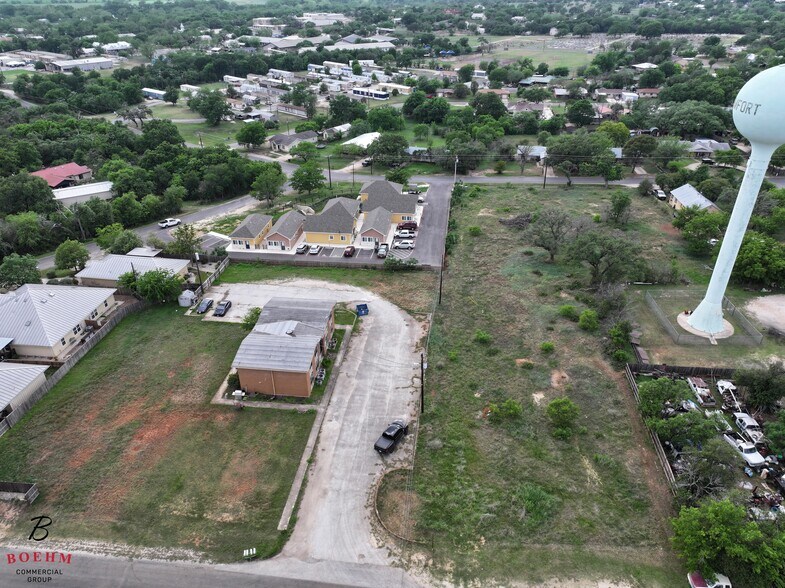 709 Fifth St, Comfort, TX à vendre - Photo de l’immeuble – Image 3 sur 15