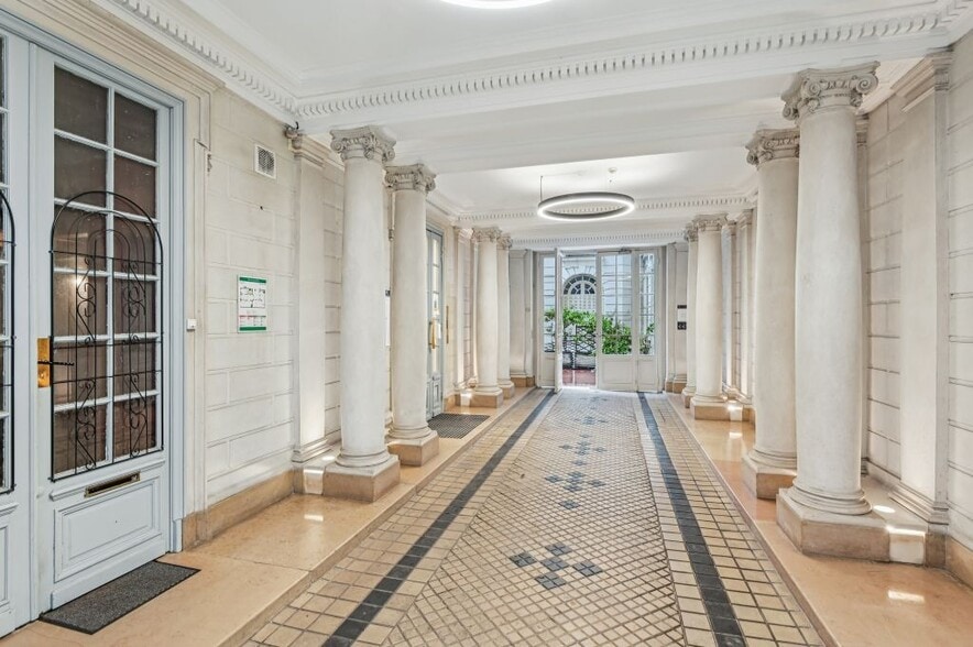 17 Rue De Miromesnil, Paris à louer - Hall d’entrée – Image 2 sur 9