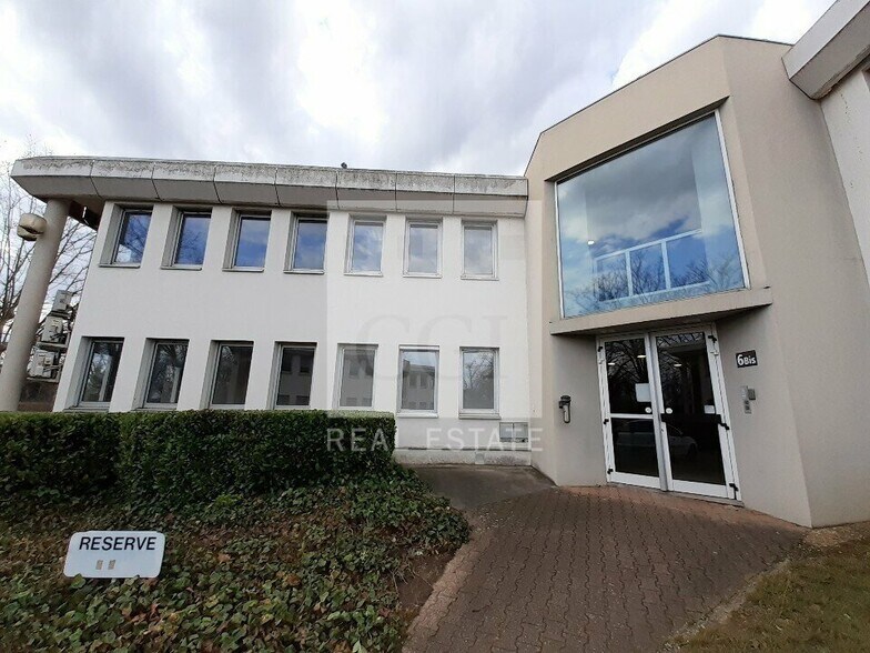 6 Bis Rue Maryse Bastié, Bron à vendre - Photo de l’immeuble – Image 1 sur 8