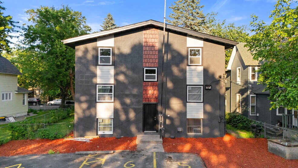 2528 17th Ave S, Minneapolis, MN à vendre - Photo de l’immeuble – Image 3 sur 31
