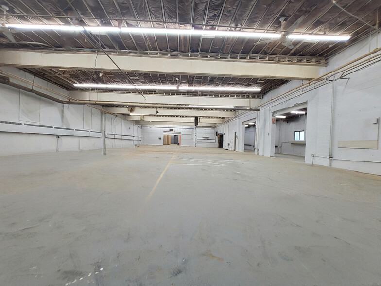 141 Grove St, Meriden, CT à louer - Photo de l’immeuble – Image 2 sur 16