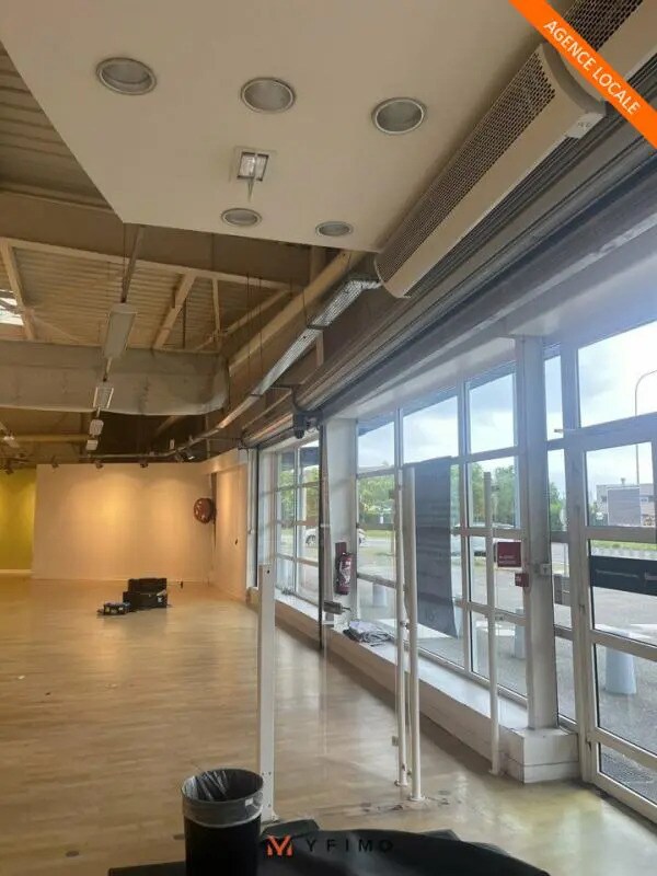 Local commercial dans Maurepas à louer Photo intérieure– Image 1 sur 5